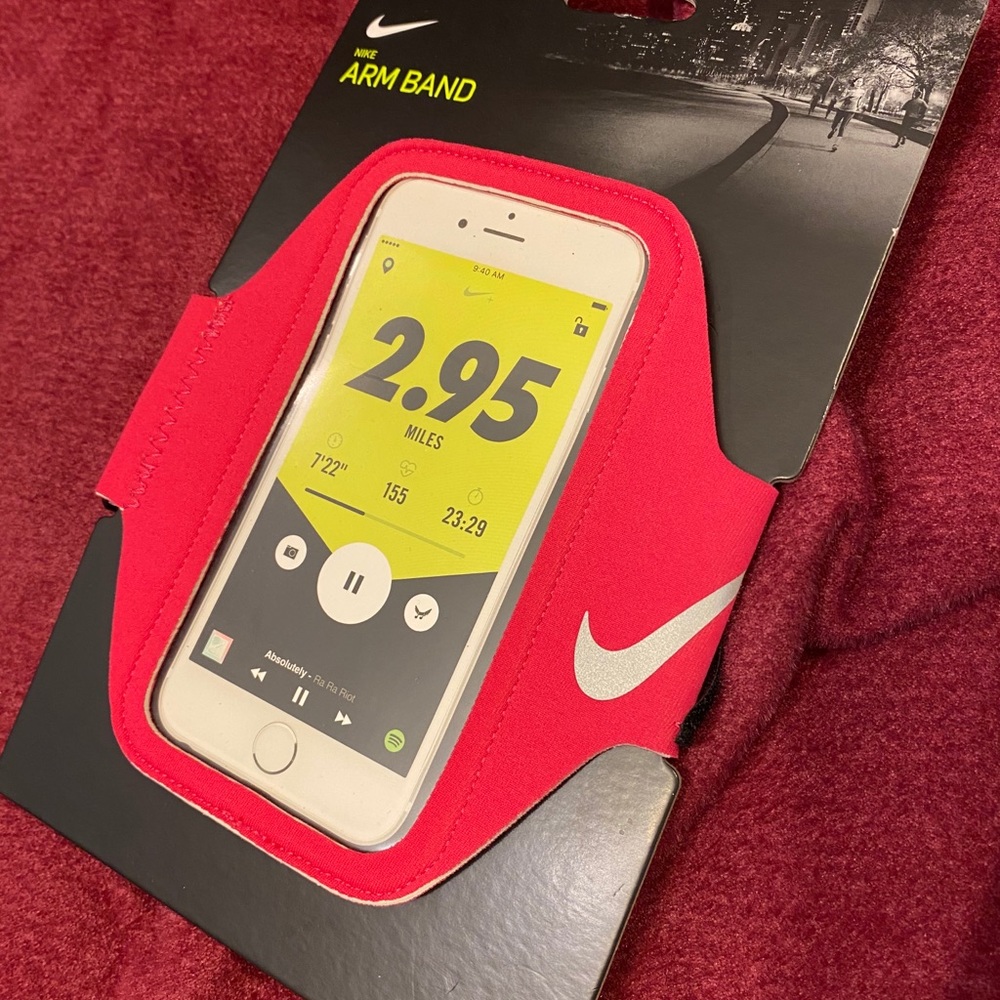 Nike arm band
